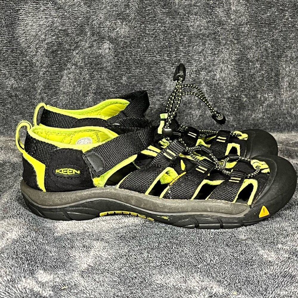 KEEN Newport H2 US 5 Youth Boys Girls Black Green Waterproof Sport Sandal A7